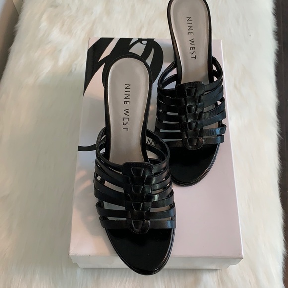 Nine West Black Larkeno strappy block heel sandal - Picture 2 of 8